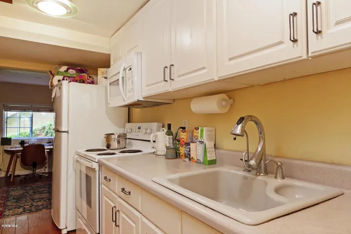 1510 Brodiea Ave-038-033-Unit 2-MLS_Size