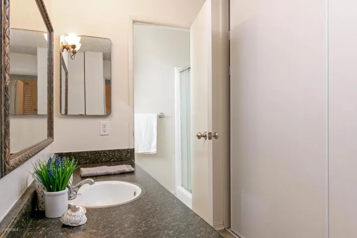 4700 Dean Dr 408-016-019-Master Bath-MLS