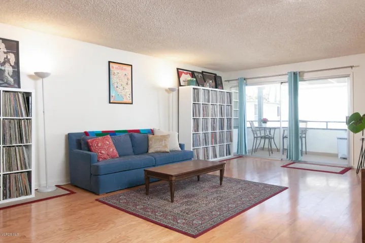 4700 Dean Dr 408-003-017-Living Room-MLS
