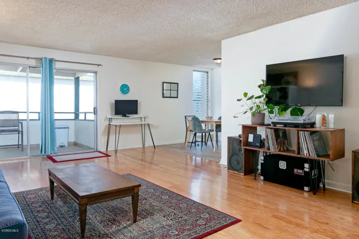 4700 Dean Dr 408-004-016-Living Room-MLS
