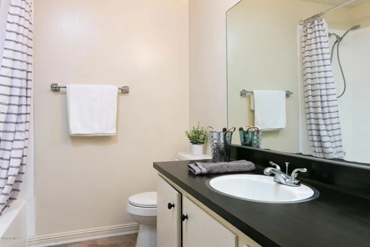 4700 Dean Dr 408-018-008-Bathroom-MLS_Si