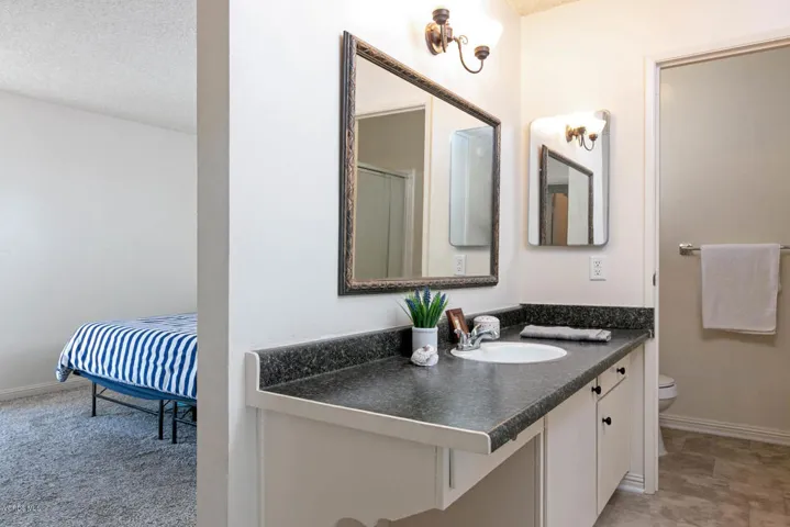 4700 Dean Dr 408-015-024-Master Bath-MLS