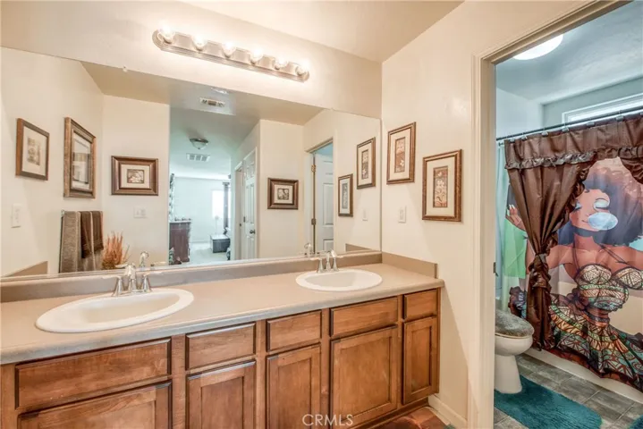 5859 W Fedora Avenue, Fresno, California 93722