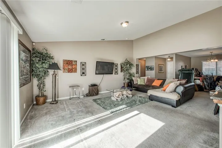 5859 W Fedora Avenue, Fresno, California 93722