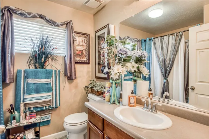 5859 W Fedora Avenue, Fresno, California 93722