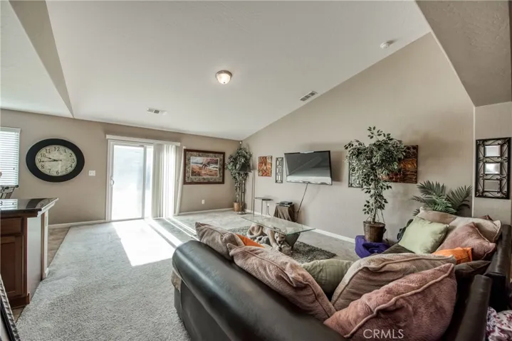 5859 W Fedora Avenue, Fresno, California 93722