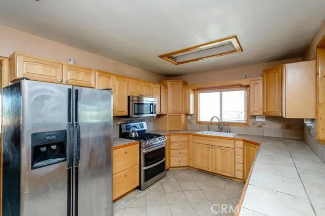 8828 Mesa Road, Lucerne Valley, California 92356
