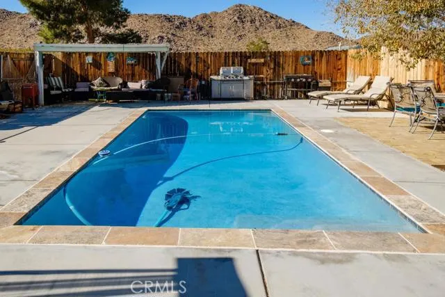 8828 Mesa Road, Lucerne Valley, California 92356