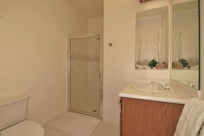 2nd Bathroom