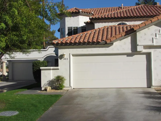 2-Car Garage