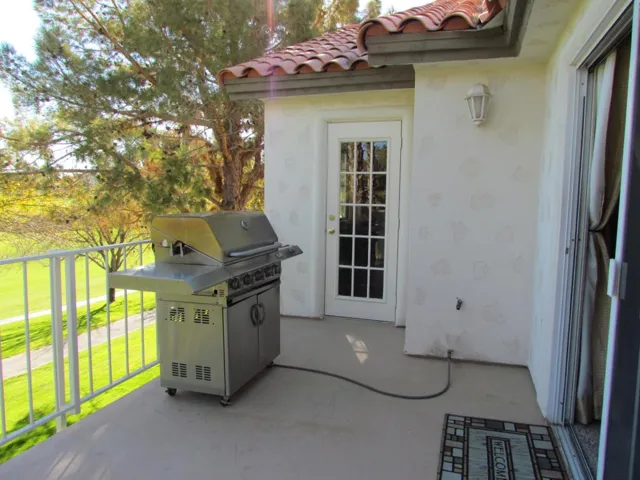 Large Balcony w Stainless LP BBQ