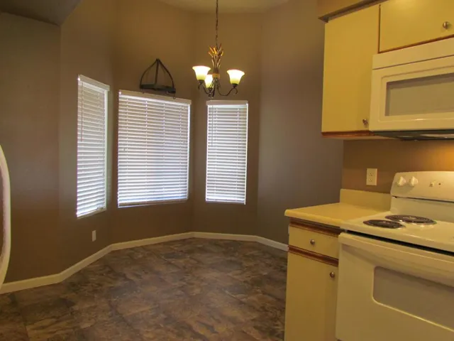 Light, Bright Breakfast Nook