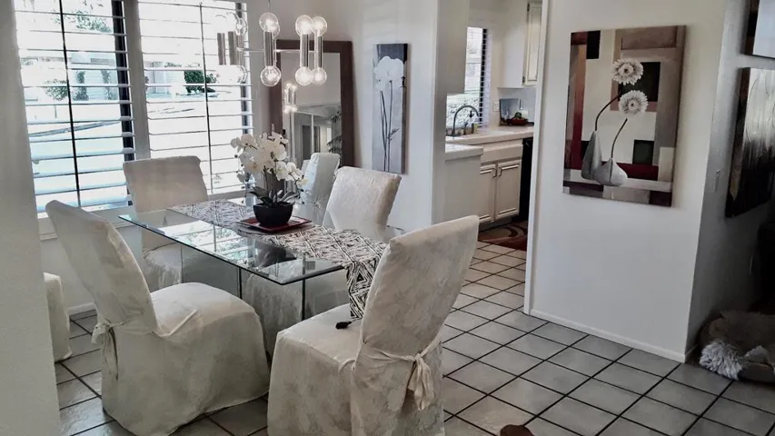 Dining Room leading to Kitchen
