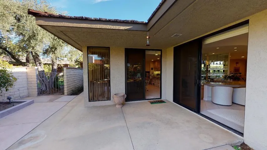 6-Saint-Johns-Court-The-Springs-Rancho-M