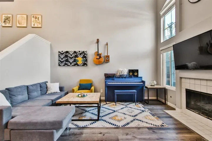 1286 El Mercado Way B, Oceanside, California 92057