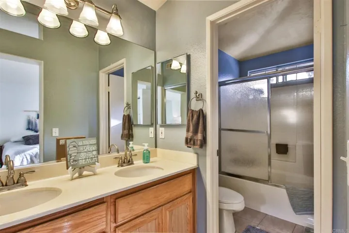 1286 El Mercado Way B, Oceanside, California 92057