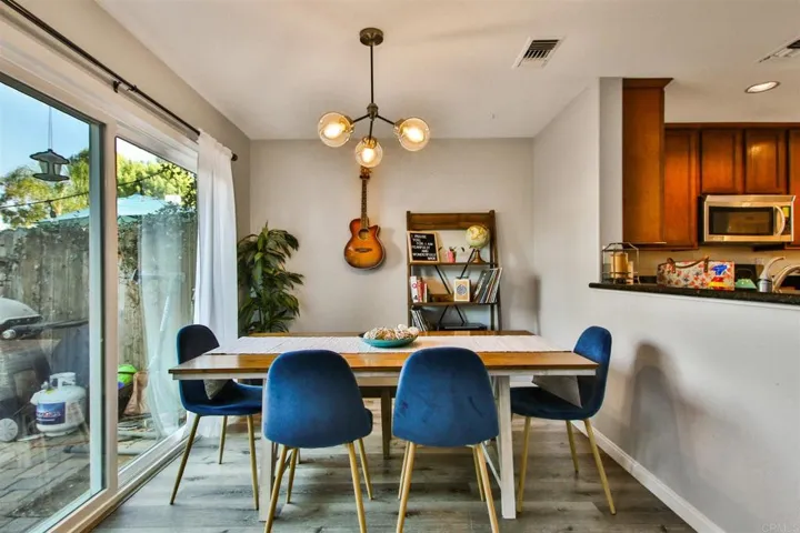 1286 El Mercado Way B, Oceanside, California 92057