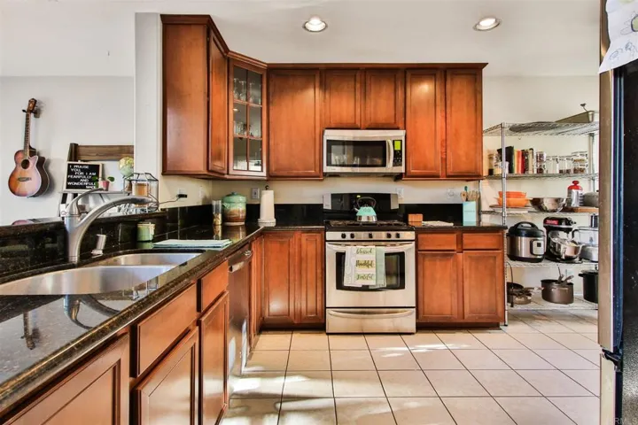 1286 El Mercado Way B, Oceanside, California 92057