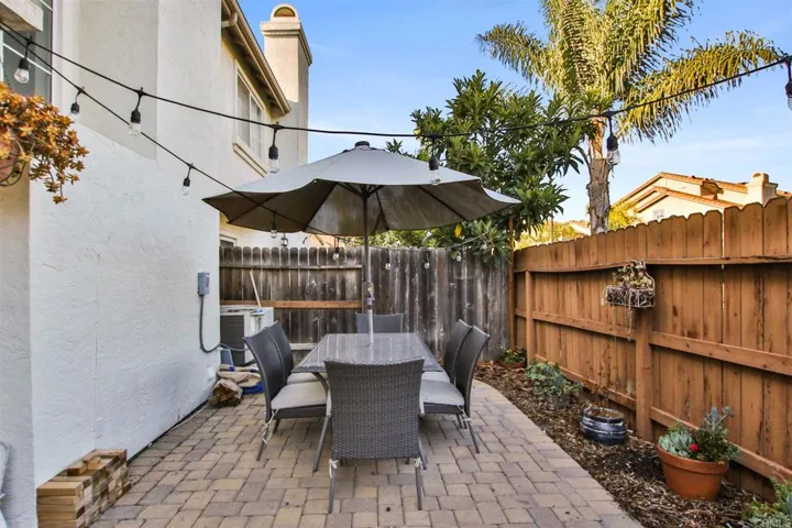 1286 El Mercado Way B, Oceanside, California 92057