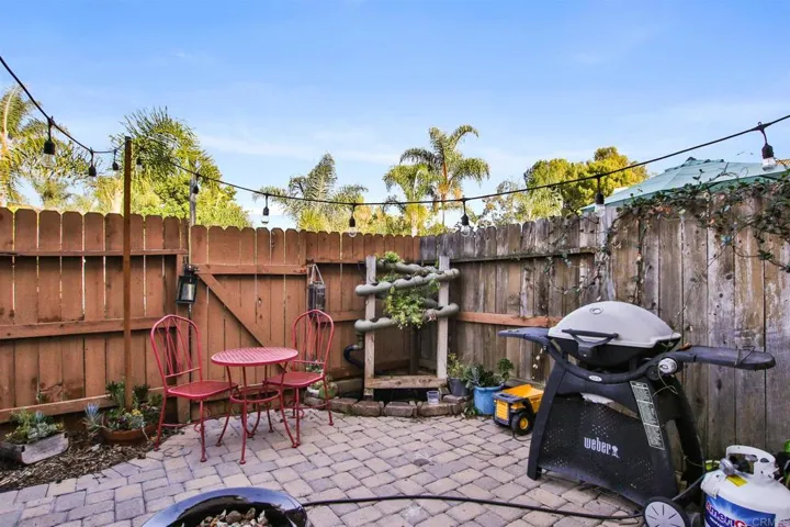 1286 El Mercado Way B, Oceanside, California 92057