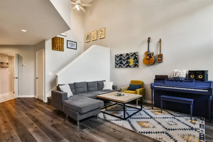 1286 El Mercado Way B, Oceanside, California 92057