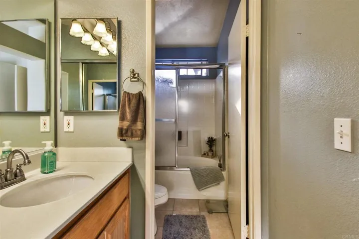 1286 El Mercado Way B, Oceanside, California 92057