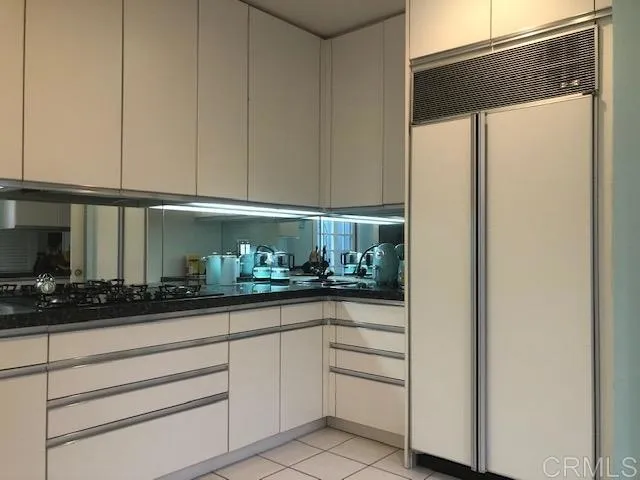 A view to the Subzero.  There is also an extra vegetable sink for those special occasions.