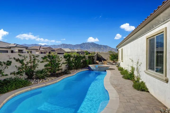 022 POOL AND SPA TO MOUNTAINS MLS