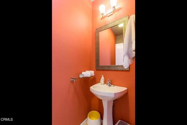 1553 El Soneto Ct Camarillo CA-008-003-I