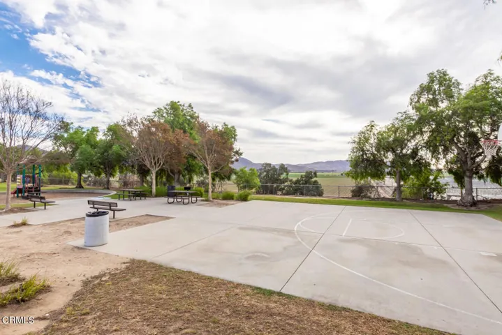 1553 El Soneto Ct Camarillo CA-024-023-I