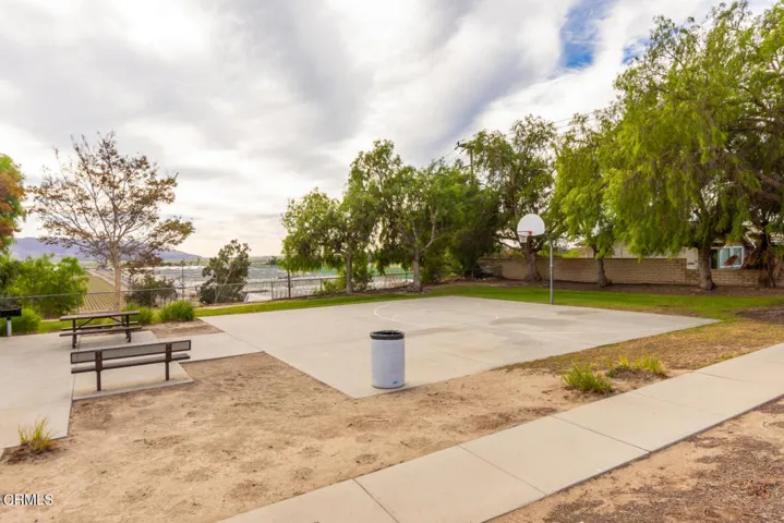1553 El Soneto Ct Camarillo CA-025-021-I