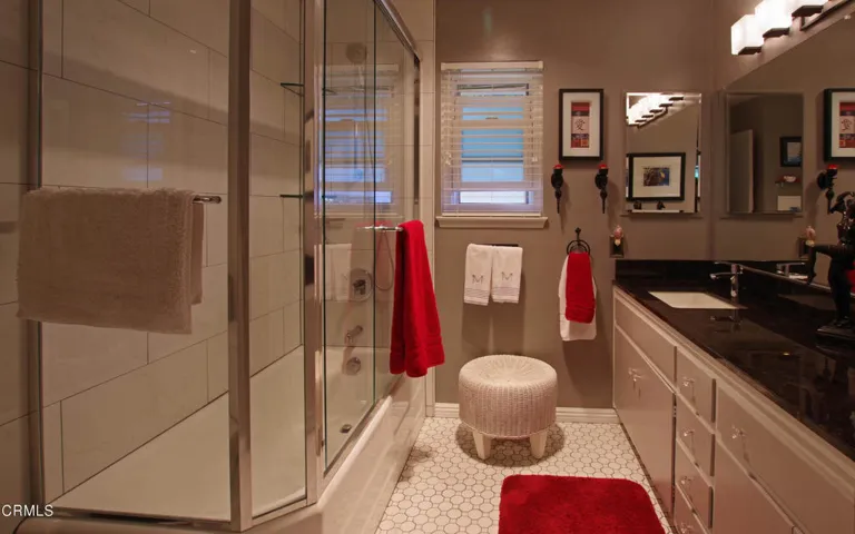 Hall Bath 1 (1)