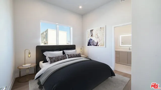 909 S Le Doux Road 203, Los Angeles, California 90035