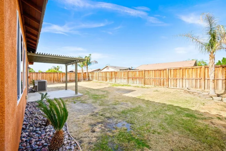 Bakyard side view
