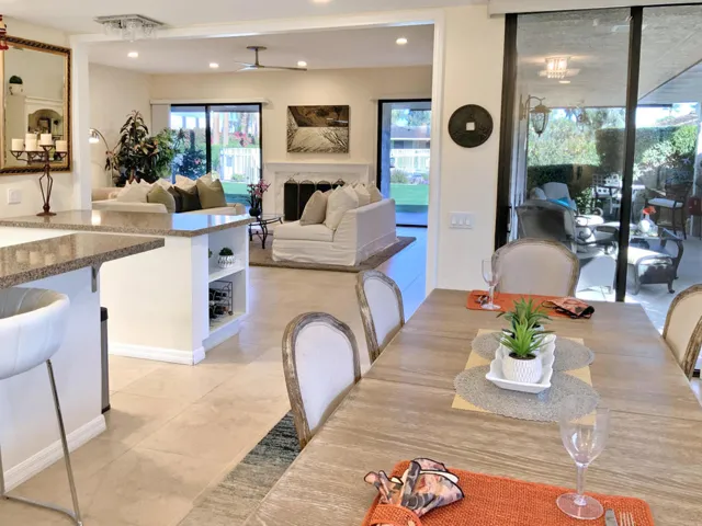 Dining1