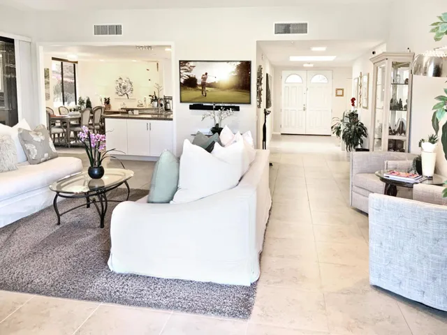 LivingRoom2a