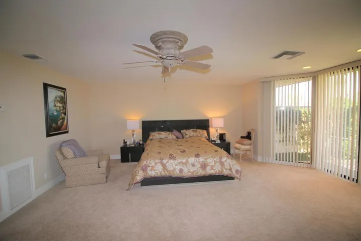 Master Bedroom View4