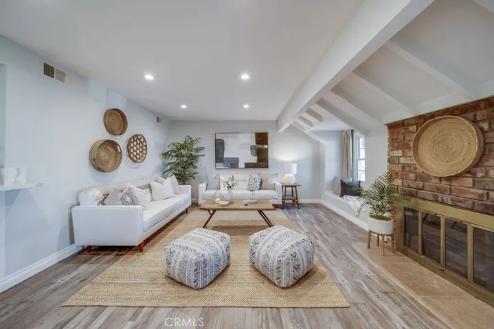 3272 Woodstock Road, Rossmoor, California 90720