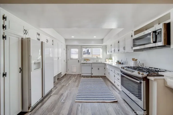 3272 Woodstock Road, Rossmoor, California 90720