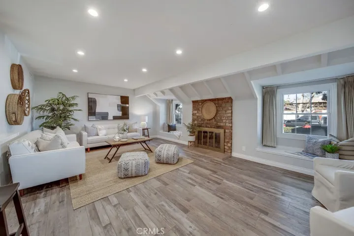 3272 Woodstock Road, Rossmoor, California 90720