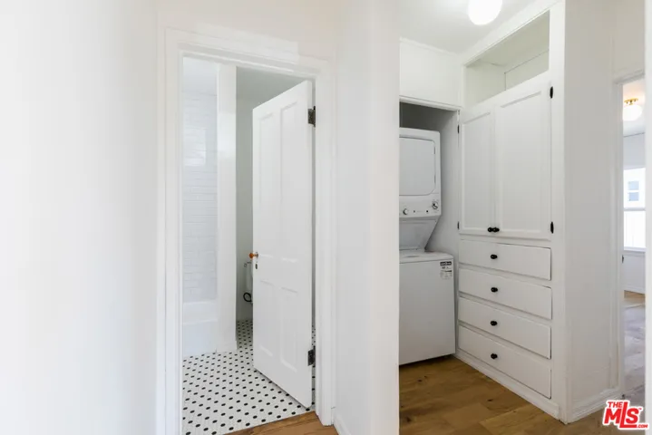3034 S Virginia Road, Los Angeles, California 90016