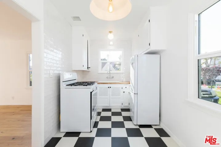 3034 S Virginia Road, Los Angeles, California 90016