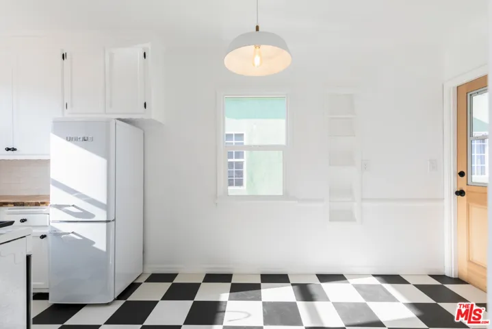3034 S Virginia Road, Los Angeles, California 90016