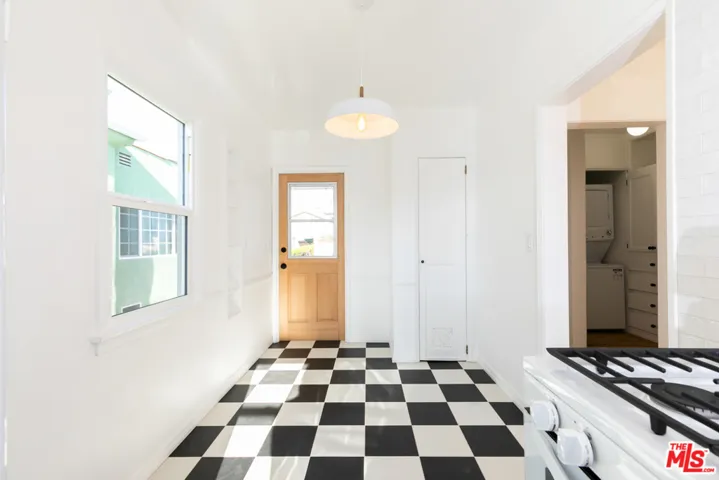 3034 S Virginia Road, Los Angeles, California 90016