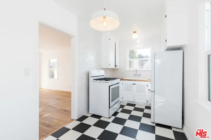 3034 S Virginia Road, Los Angeles, California 90016