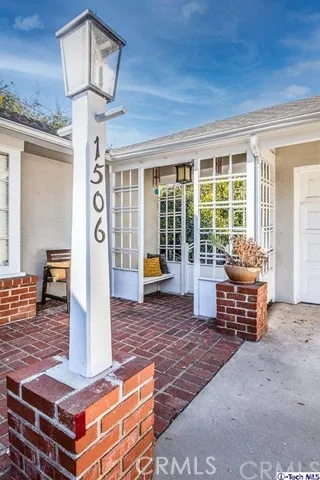 1506 Cheviotdale Drive, Pasadena, California 91105