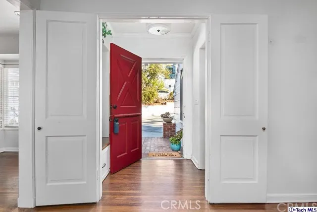 1506 Cheviotdale Drive, Pasadena, California 91105