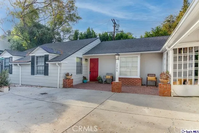 1506 Cheviotdale Drive, Pasadena, California 91105
