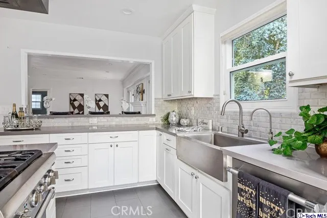 1506 Cheviotdale Drive, Pasadena, California 91105