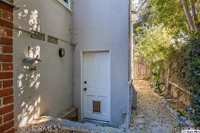 1506 Cheviotdale Drive, Pasadena, California 91105
